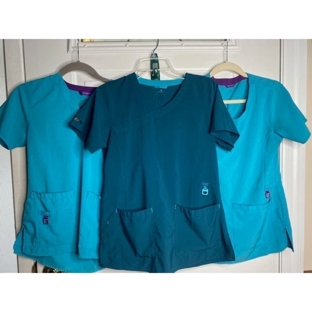 Carhartt Women’s Lot of 3 Aqua & Teal Scrub Top Short Sleeve Size Small, X-Small